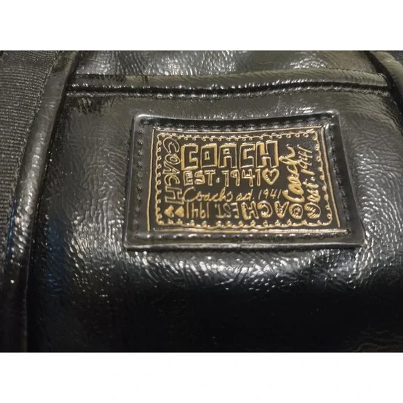 Coach Daisy Liquid Gloss Pocket Patent Tote. - Picture 2 of 8